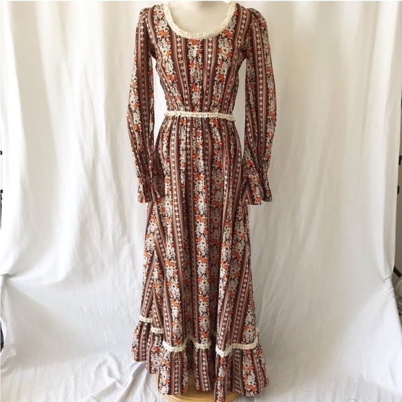 Vintage Dresses & Skirts - Floral Vintage Long Sleeve 70s Maxi Prairie Dress
